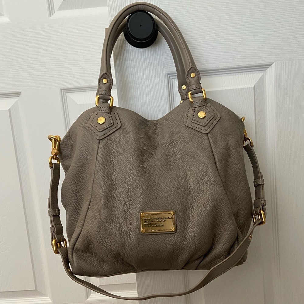 Like New Marc Jacobs Shoulder Bag in Leather